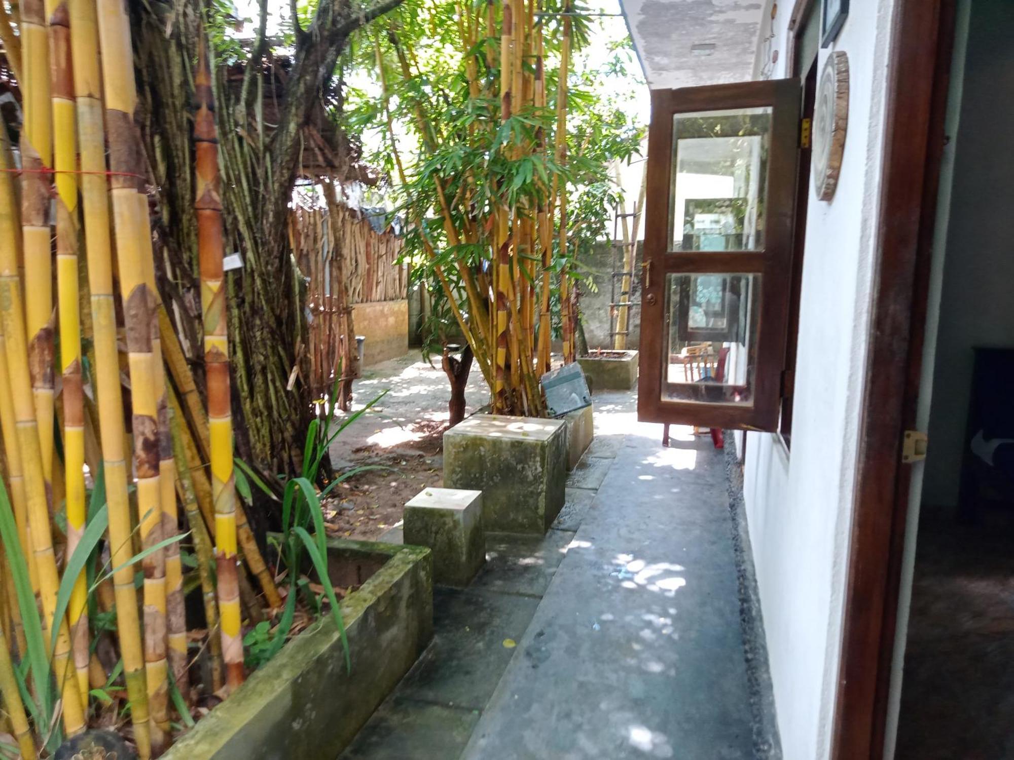 Suninn Hostel And Surf School Weligama Exterior foto